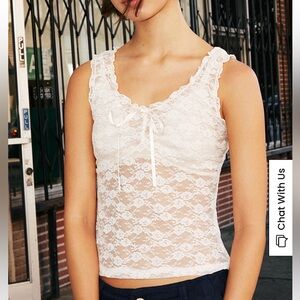 Lace Sleeveless Top in Cream